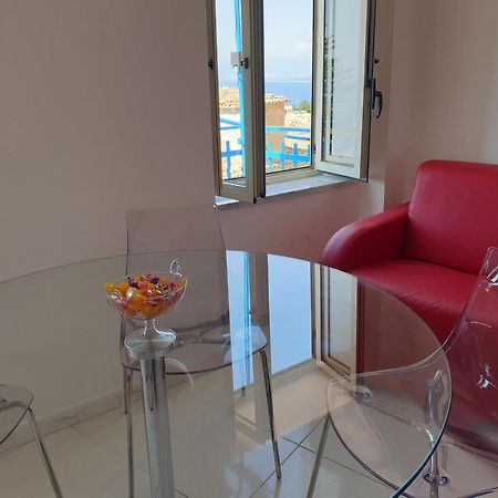 "Lo Studiolo" Apartment Pizzo  Bagian luar foto