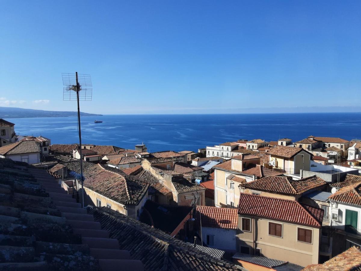 "Lo Studiolo" Apartment Pizzo  Bagian luar foto