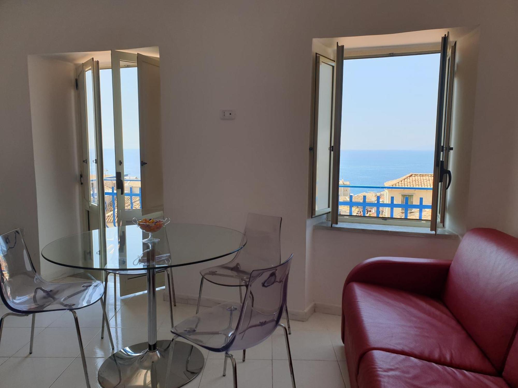 "Lo Studiolo" Apartment Pizzo  Bagian luar foto