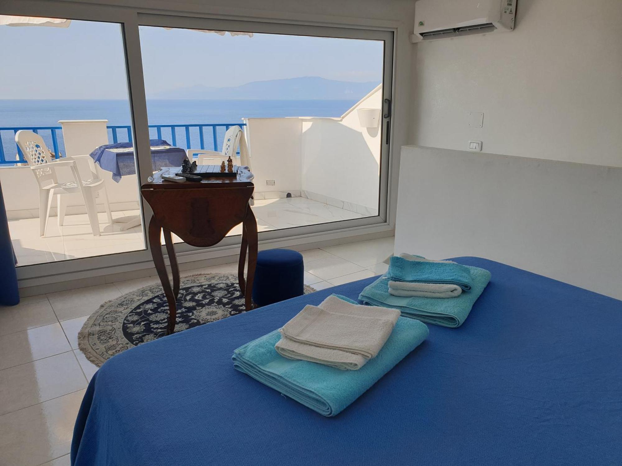 "Lo Studiolo" Apartment Pizzo  Bagian luar foto